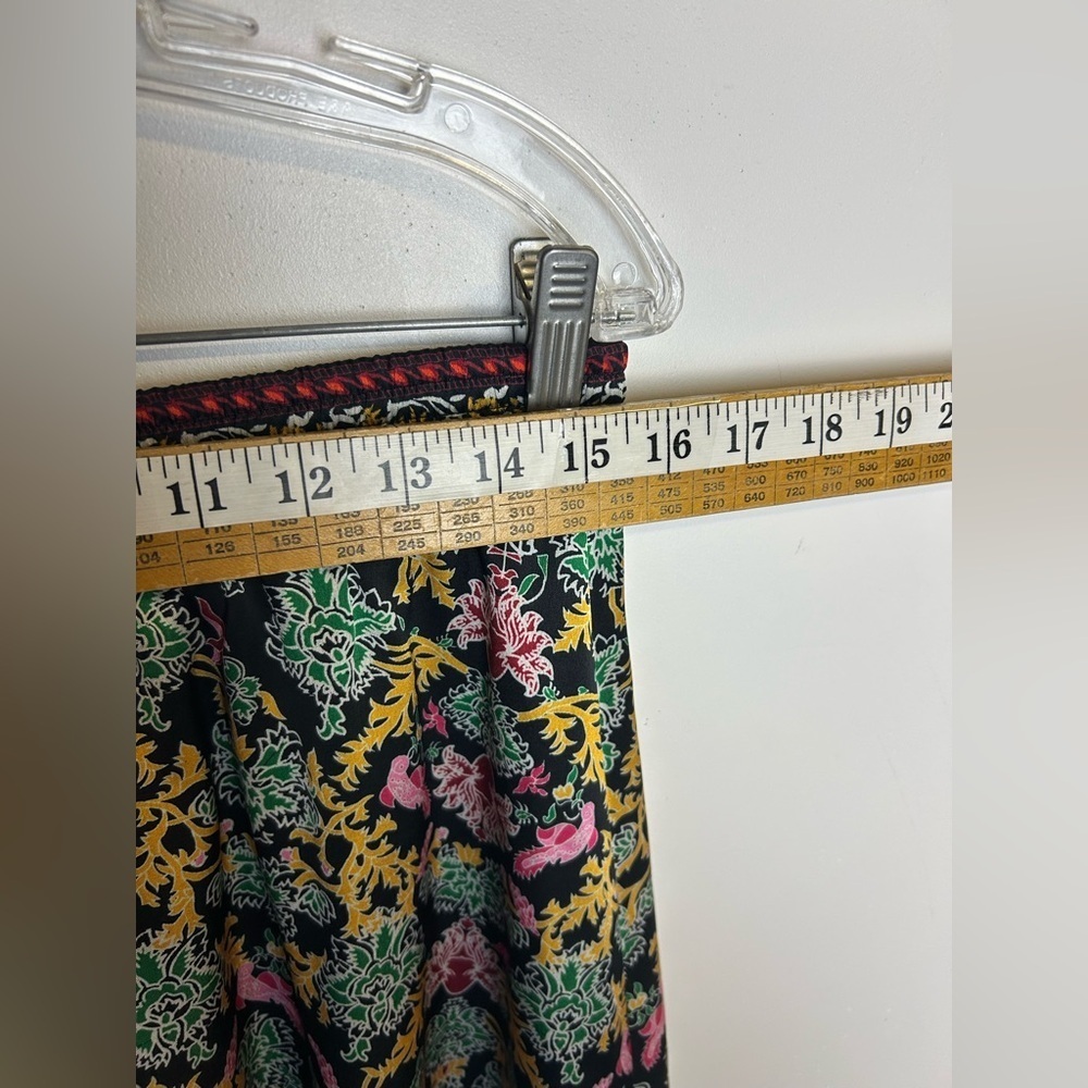 NWT $350 Alice + Olivia Natalina Sz 10 black floral-print asymmetric midi skirt - Picture 9 of 16